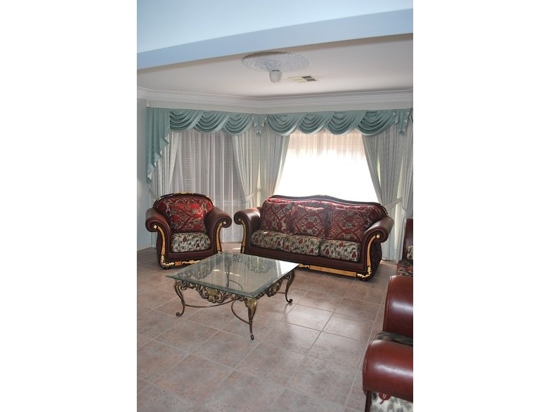 5 Bickerton Avenue, Green Valley NSW 2168