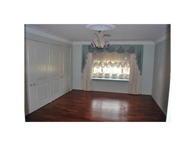 5 Bickerton Avenue, Green Valley NSW 2168