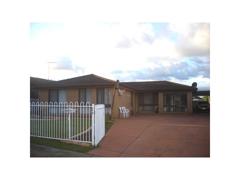 Edensor Park NSW 2176