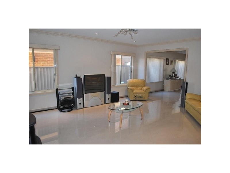 7 Bellerive Close, West Hoxton NSW 2171