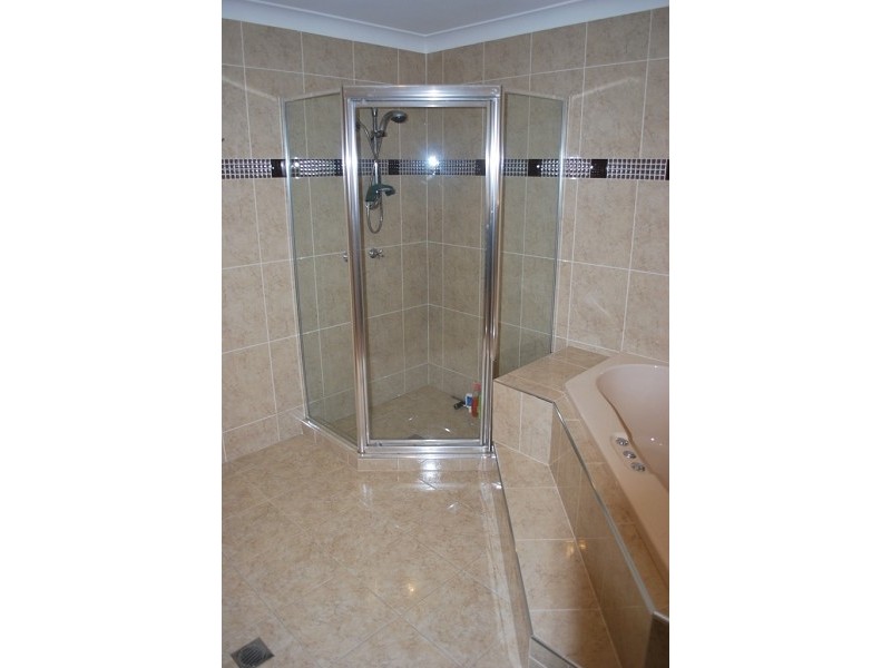 7 Bellerive Close, West Hoxton NSW 2171