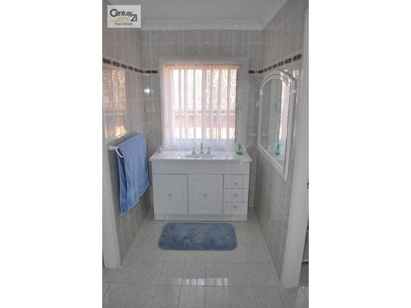 13 Eva Avenue, Green Valley NSW 2168