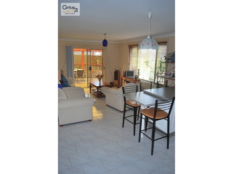 3/8 Quota Place, Edensor Park NSW 2176