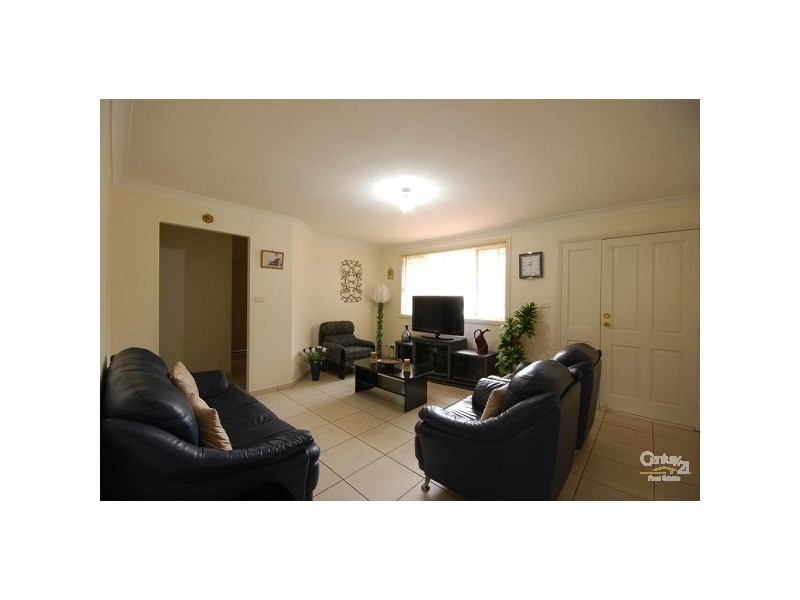 1/90 Allambie Road, Edensor Park NSW 2176