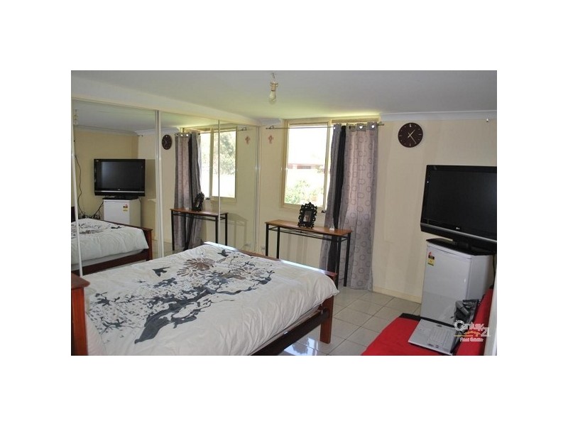 21 Chickasaw Crescent, Greenfield Park NSW 2176