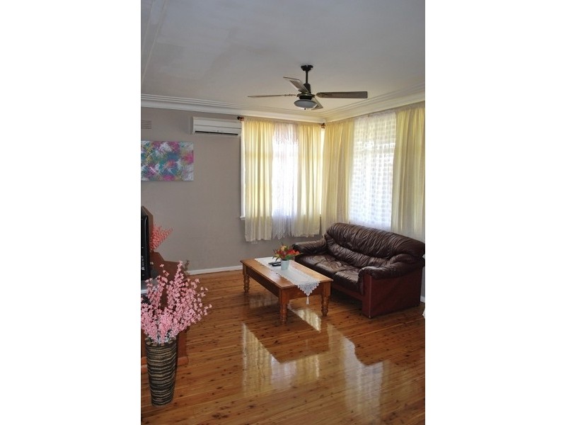 14 Rawson Road, Fairfield West NSW 2165