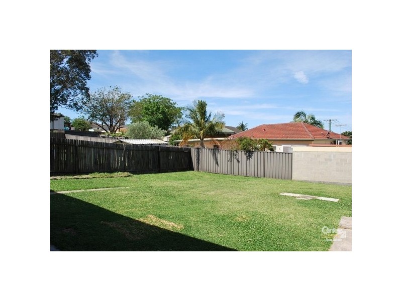 14 Rawson Road, Fairfield West NSW 2165