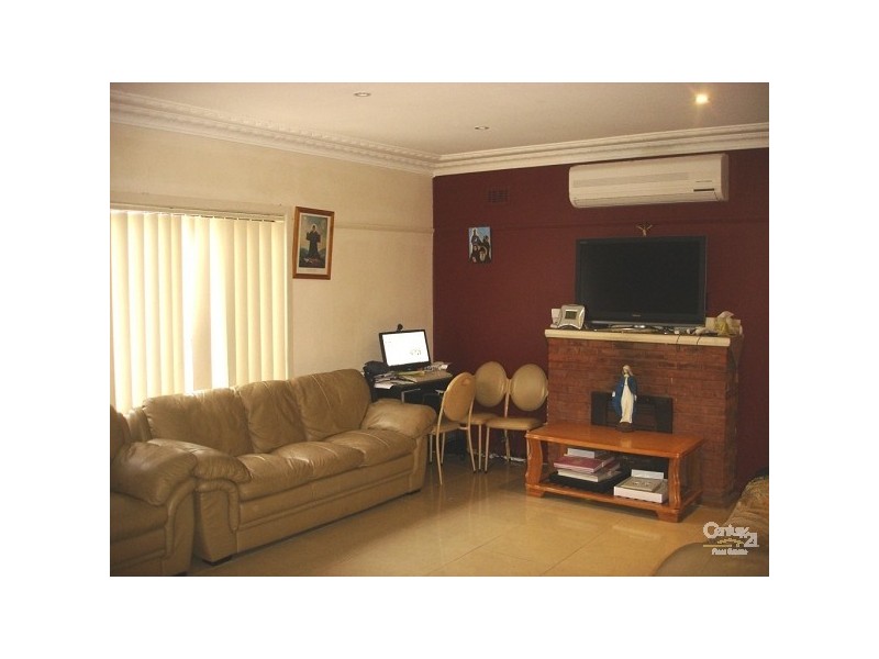 8 Lals Parade, Villawood NSW 2163