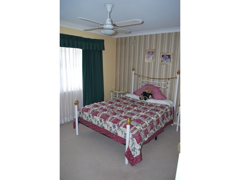 Fairfield West NSW 2165