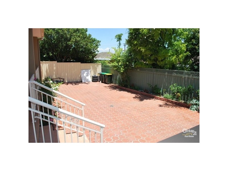 8 Templeton Crescent, Moorebank NSW 2170