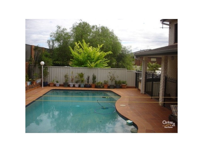 68 Glen Logan Road, Bossley Park NSW 2176