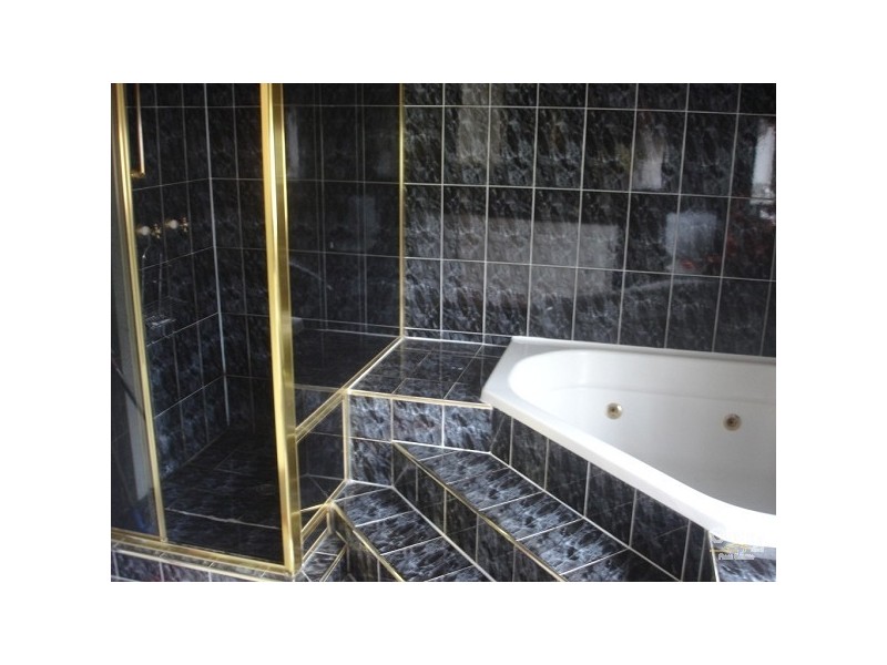 68 Glen Logan Road, Bossley Park NSW 2176