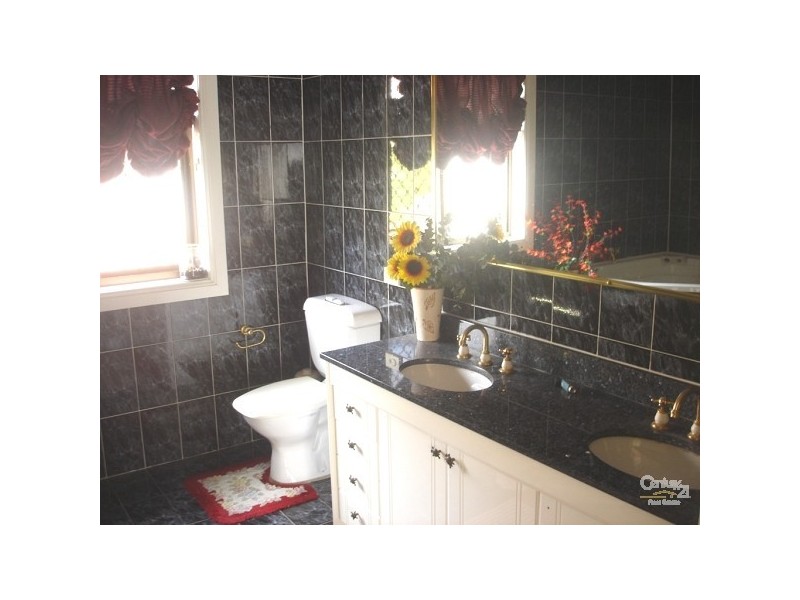 68 Glen Logan Road, Bossley Park NSW 2176