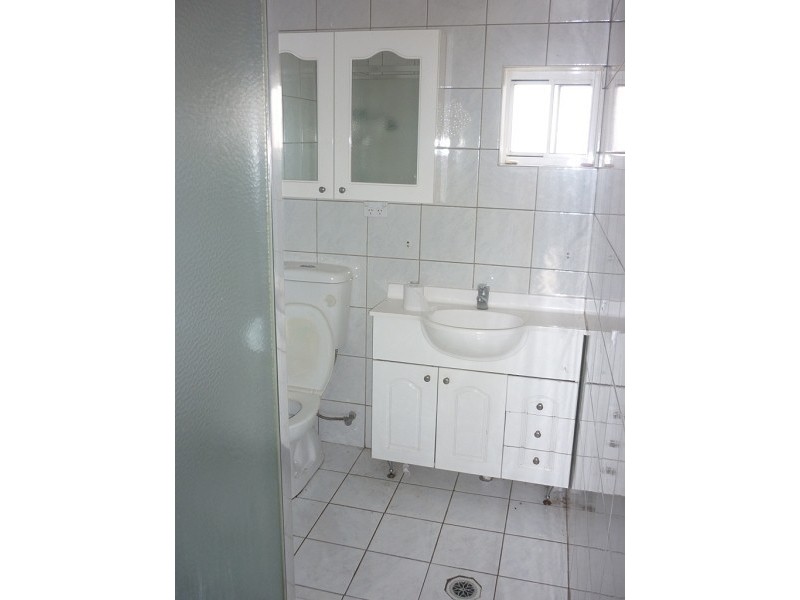 4 Palmerston Road,, Fairfield West NSW 2165