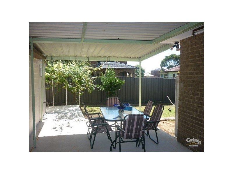 19 Pleasant Street,, Bossley Park NSW 2176