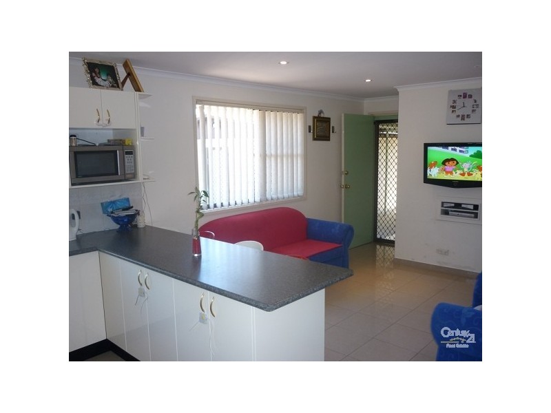 19 Pleasant Street,, Bossley Park NSW 2176