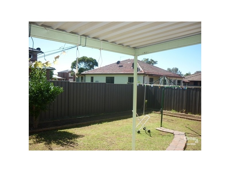 19 Pleasant Street,, Bossley Park NSW 2176