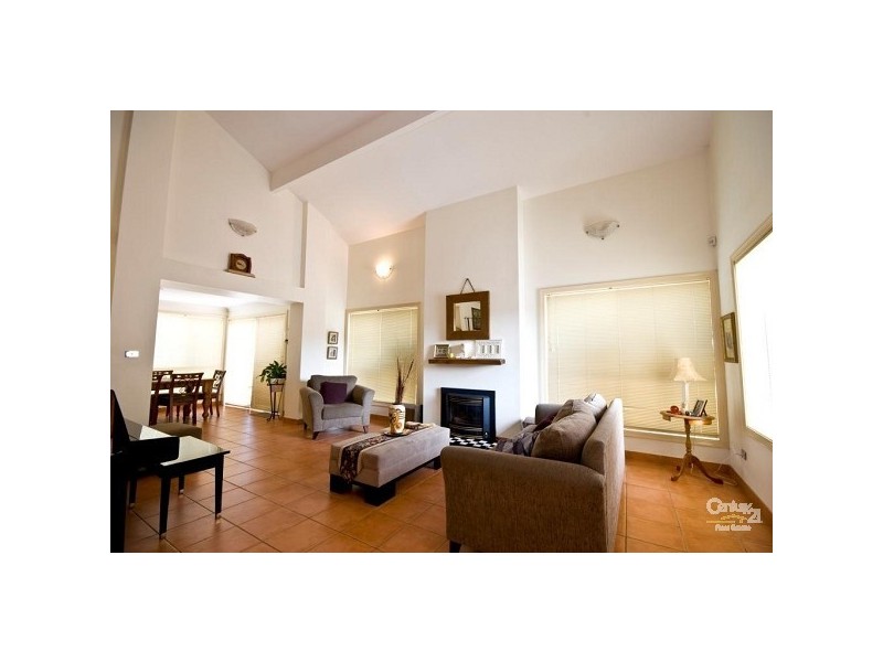 21 Saltbush Place, Bossley Park NSW 2176