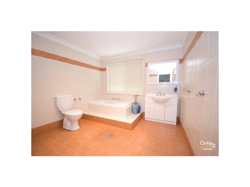 21 Saltbush Place, Bossley Park NSW 2176