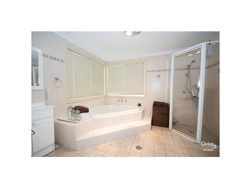 21 Saltbush Place, Bossley Park NSW 2176