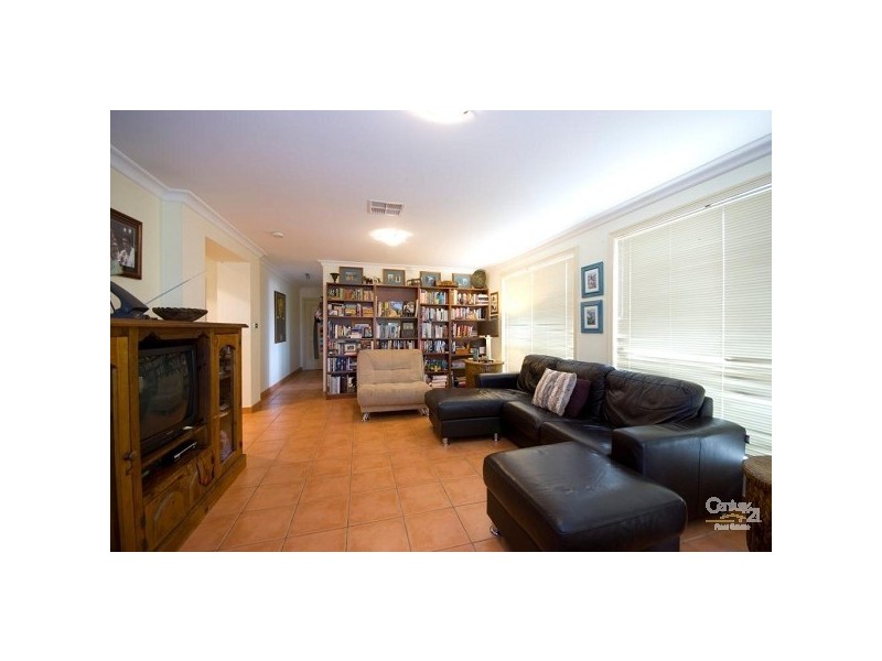 21 Saltbush Place, Bossley Park NSW 2176