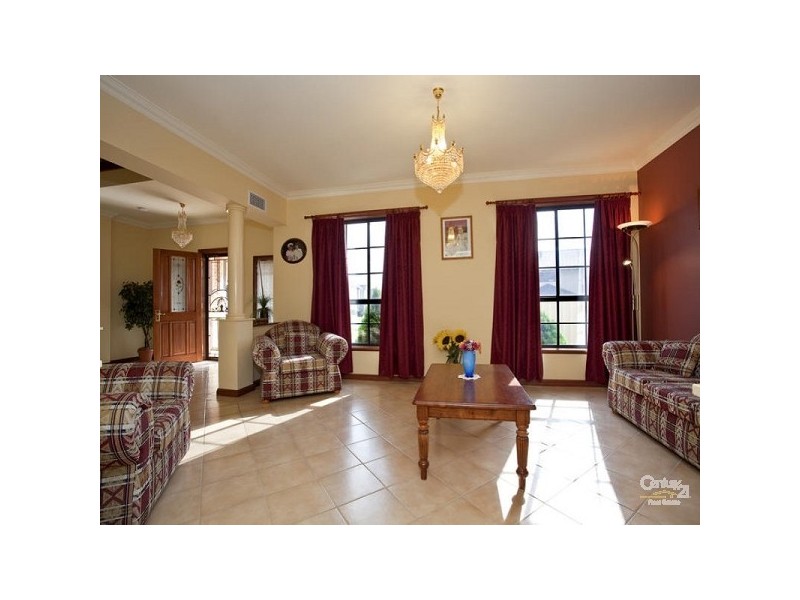 12 Butlers Close, West Hoxton NSW 2171