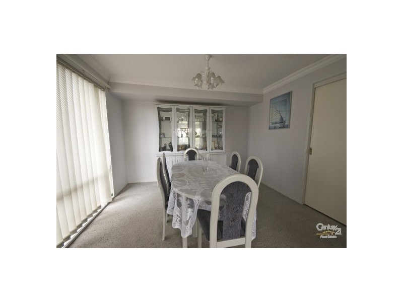 1 Moffit Crescent, Edensor Park NSW 2176