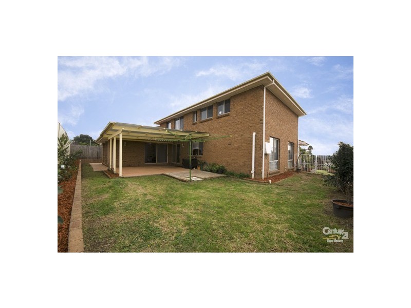 1 Moffit Crescent, Edensor Park NSW 2176