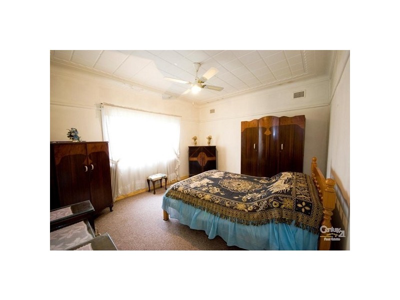 33 Broughton Street, Guildford NSW 2161