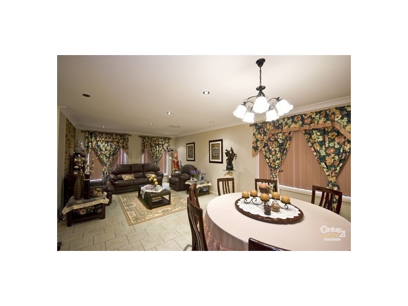 91 Carmichael Drive, West Hoxton NSW 2171