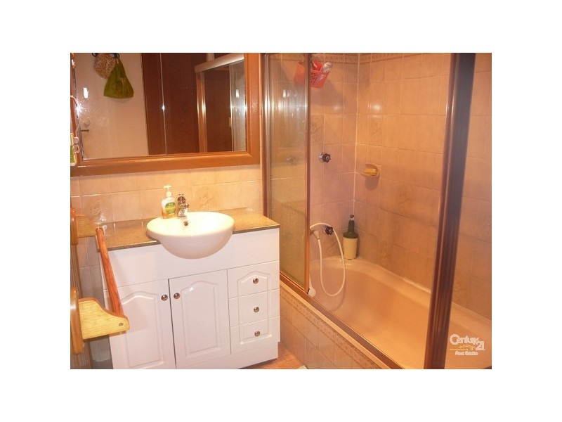 60 Tasman Parade, Fairfield West NSW 2165