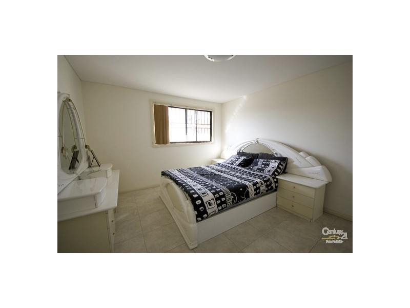 8 Ellery Street, Bossley Park NSW 2176