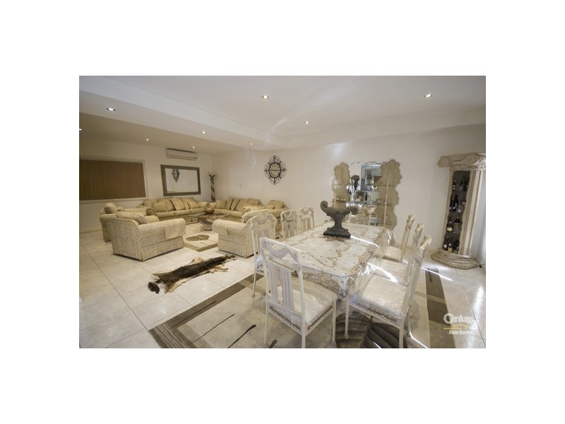 8 Ellery Street, Bossley Park NSW 2176