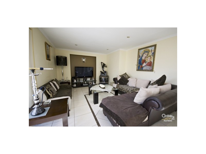 8 Ellery Street, Bossley Park NSW 2176