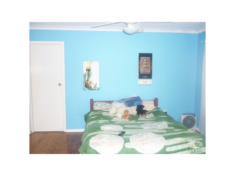 29 Edgecombe Avenue, Moorebank NSW 2170