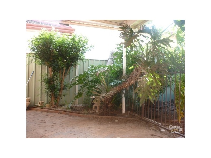 29 Edgecombe Avenue, Moorebank NSW 2170