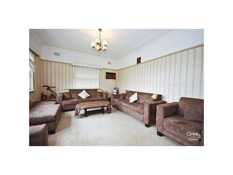 82 Rosina Street, Fairfield NSW 2165