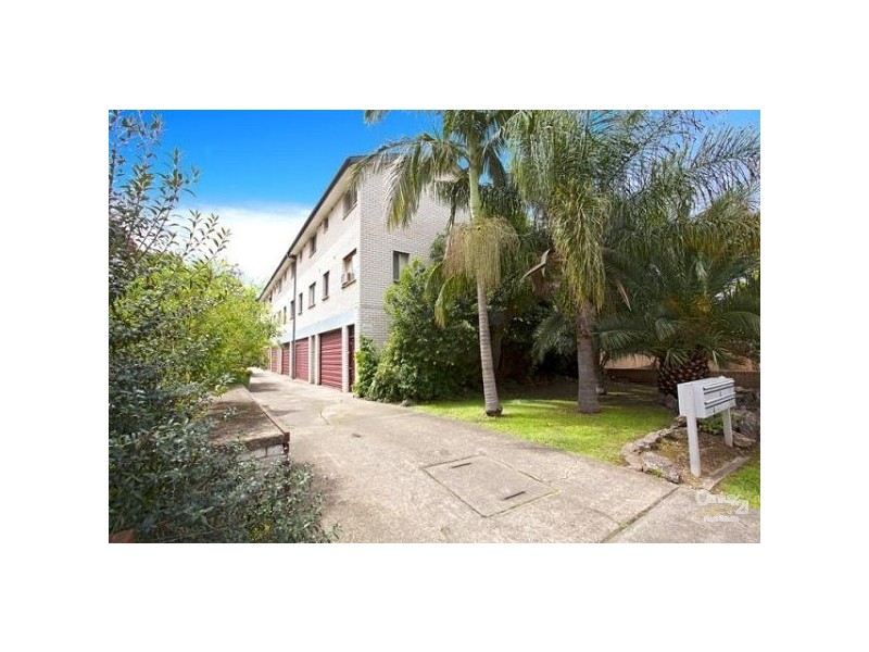 8/74 Harris Street, Fairfield NSW 2165