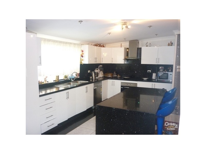 6 Hawkesbury Street, Fairfield West NSW 2165