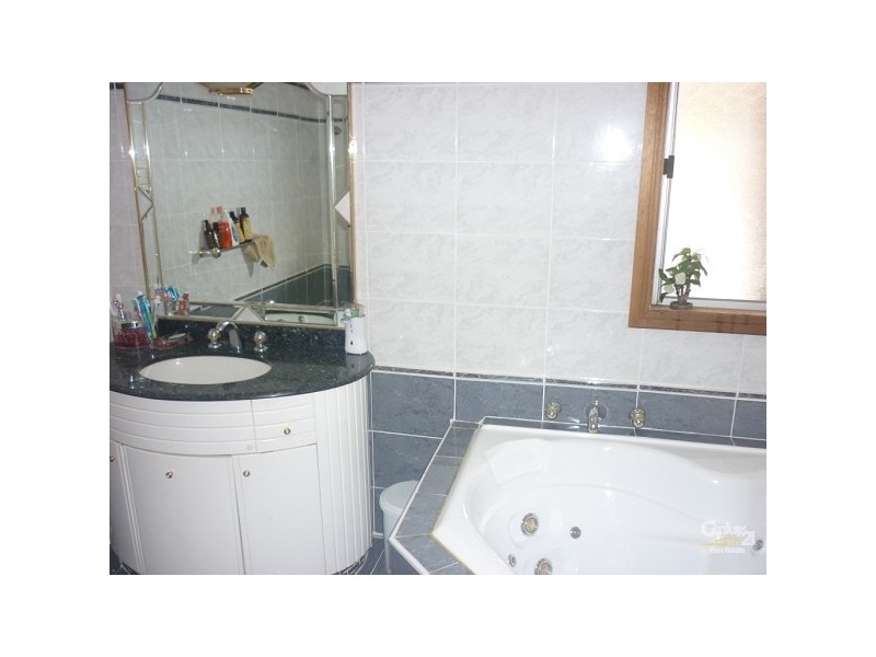 6 Hawkesbury Street, Fairfield West NSW 2165