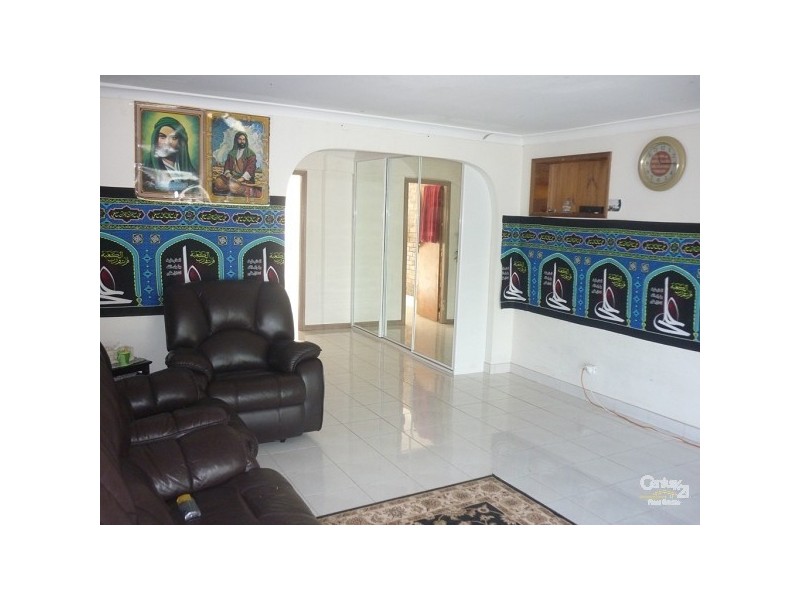 6 Hawkesbury Street, Fairfield West NSW 2165