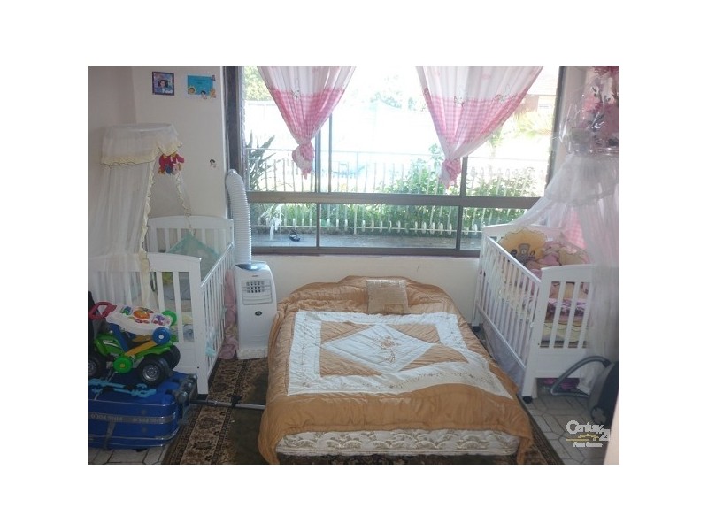 6 Hawkesbury Street, Fairfield West NSW 2165