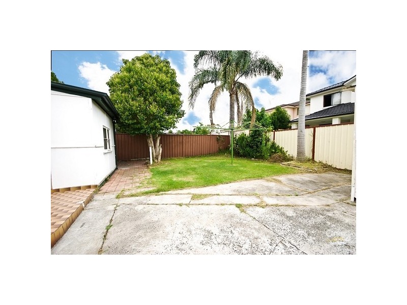 65 Margaret Street, Fairfield West NSW 2165