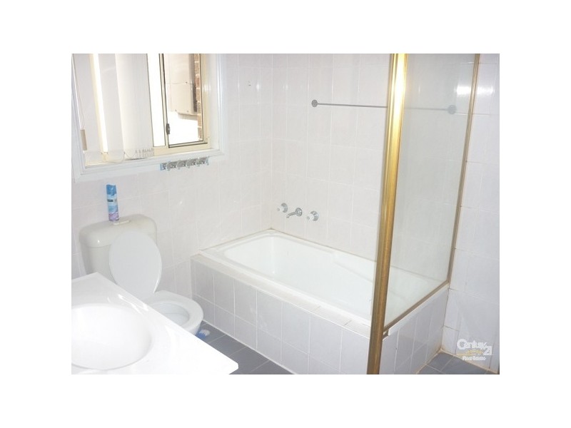 2/145 Station Street, Fairfield Heights NSW 2165