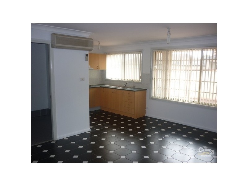 2/145 Station Street, Fairfield Heights NSW 2165