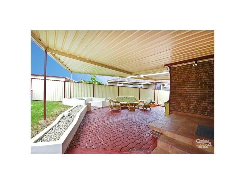 15 Quarry Road, Bossley Park NSW 2176