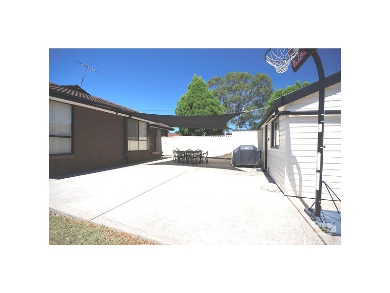 25 Moir Street, Smithfield NSW 2164