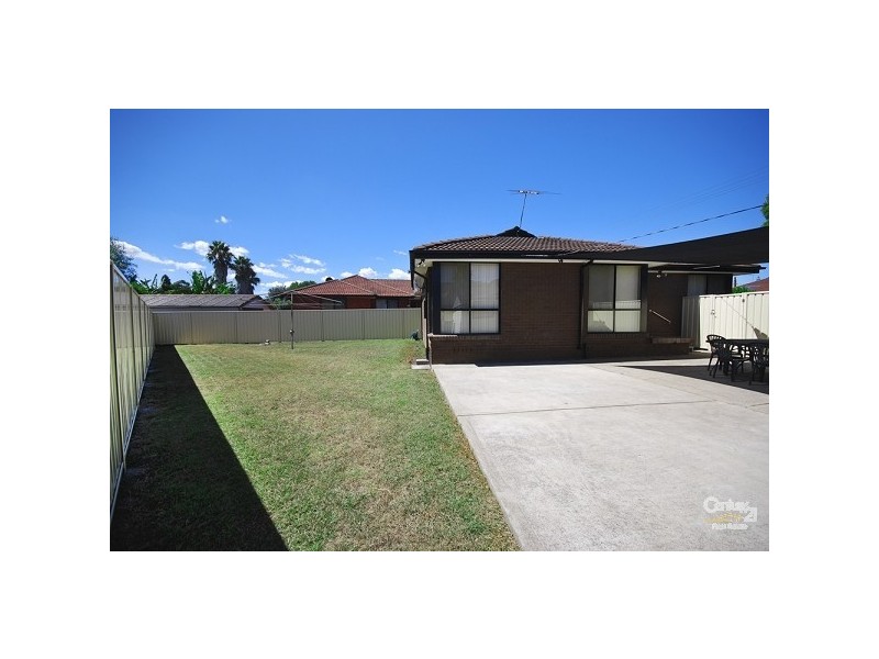 25 Moir Street, Smithfield NSW 2164