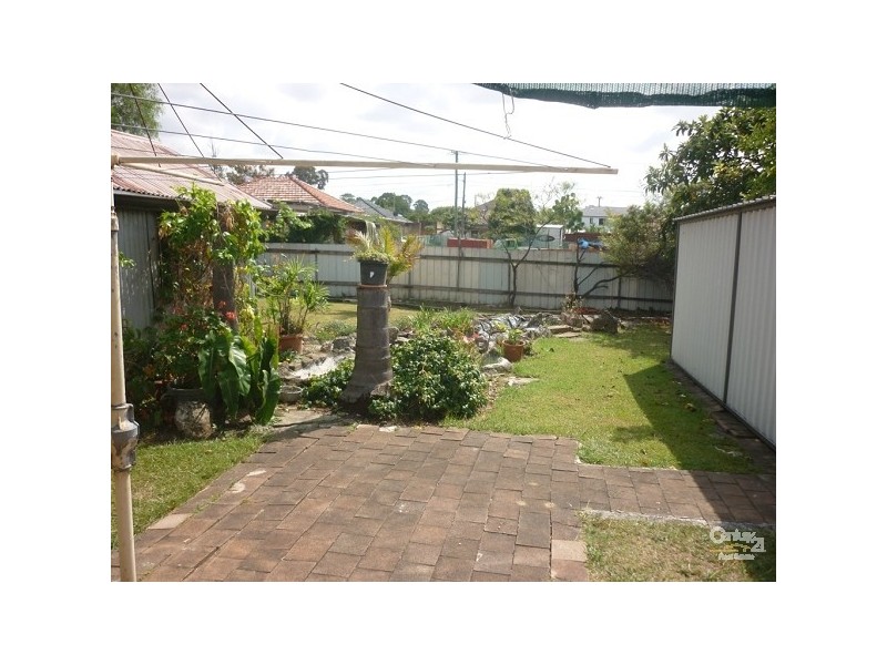 2 Rosina Street, Fairfield West NSW 2165