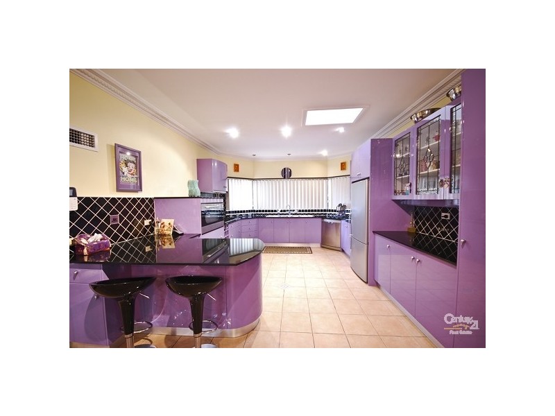 6 Meander Close, West Hoxton NSW 2171